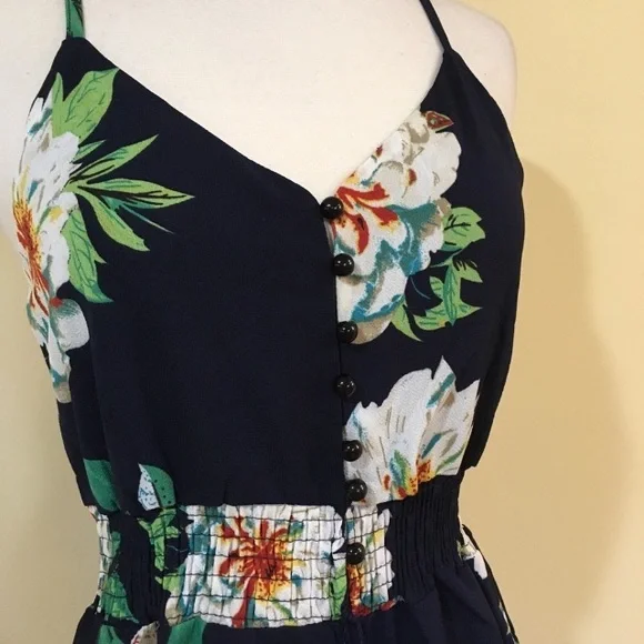 💥 CLEARANCE Tassel Tie Button Front Floral Smocked Waist Romper - Picture 4 of 5